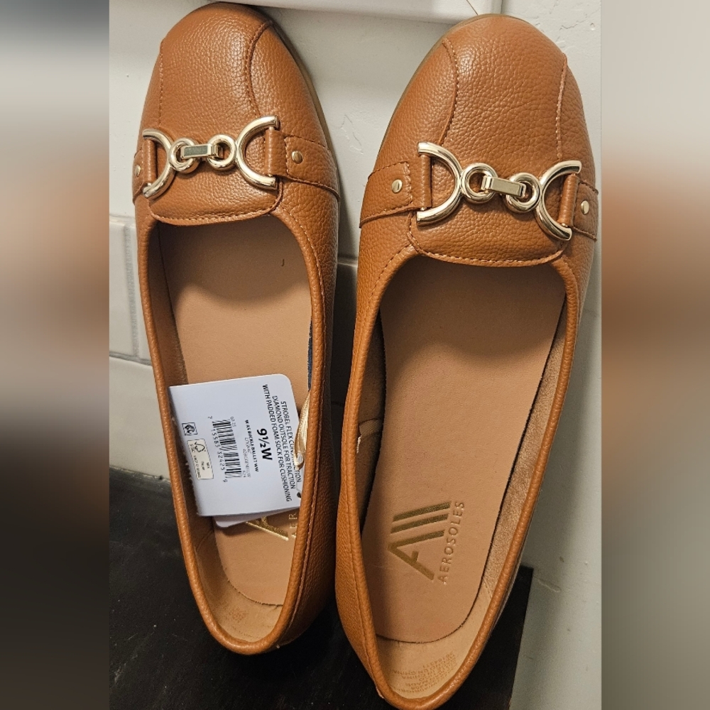 Aeropostale Women's Brown Loafers with Gold Accents